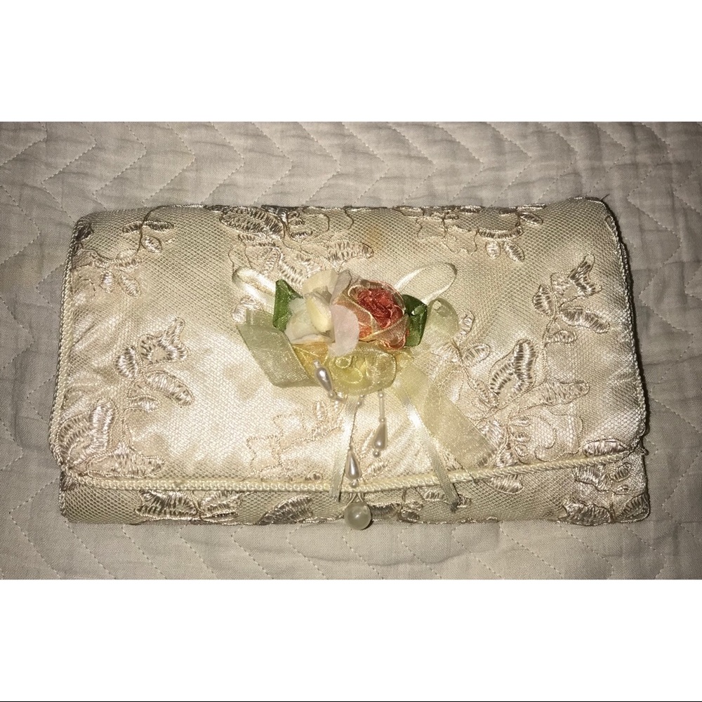 ~SOLD~ Vintage Jewelry Wallet